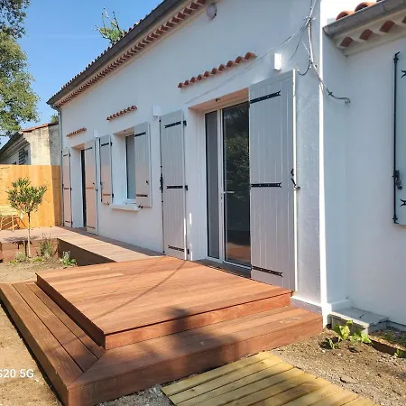 Maison Rénovée, 5 Min à Pied De La Plage, Jardin