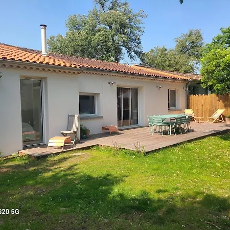 Ferienhaus Maison Renovee, 5 Min A Pied De La Plage, Jardin