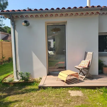 Casa vacanze Maison Rénovée, 5 Min à Pied De La Plage, Jardin